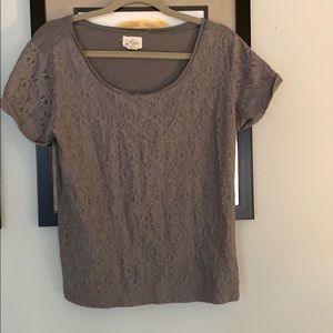 Levi’s gray lace T-shirt Sz L